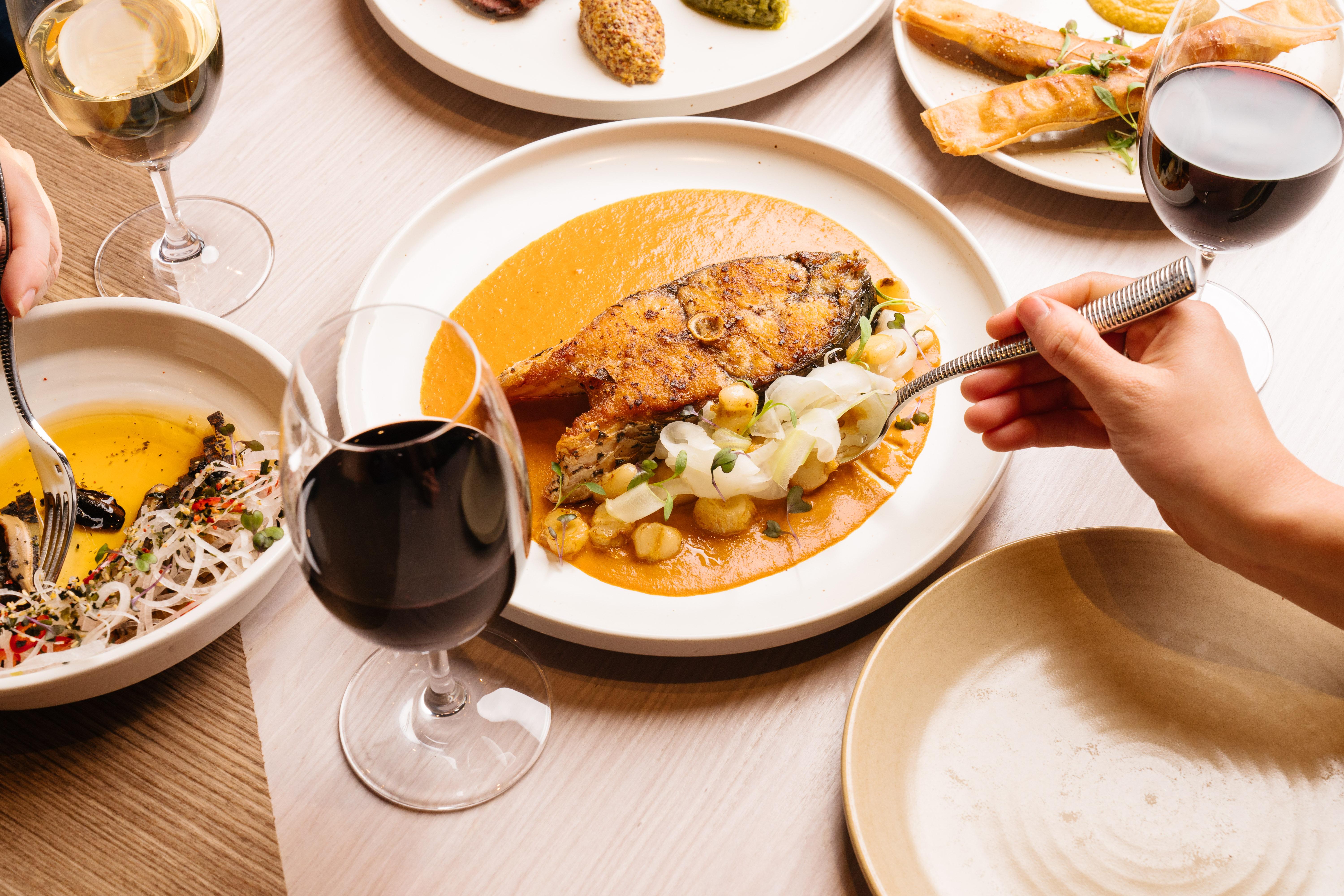 Pan Pacific Perth Ξενοδοχείο Εξωτερικό φωτογραφία A meal at the restaurant