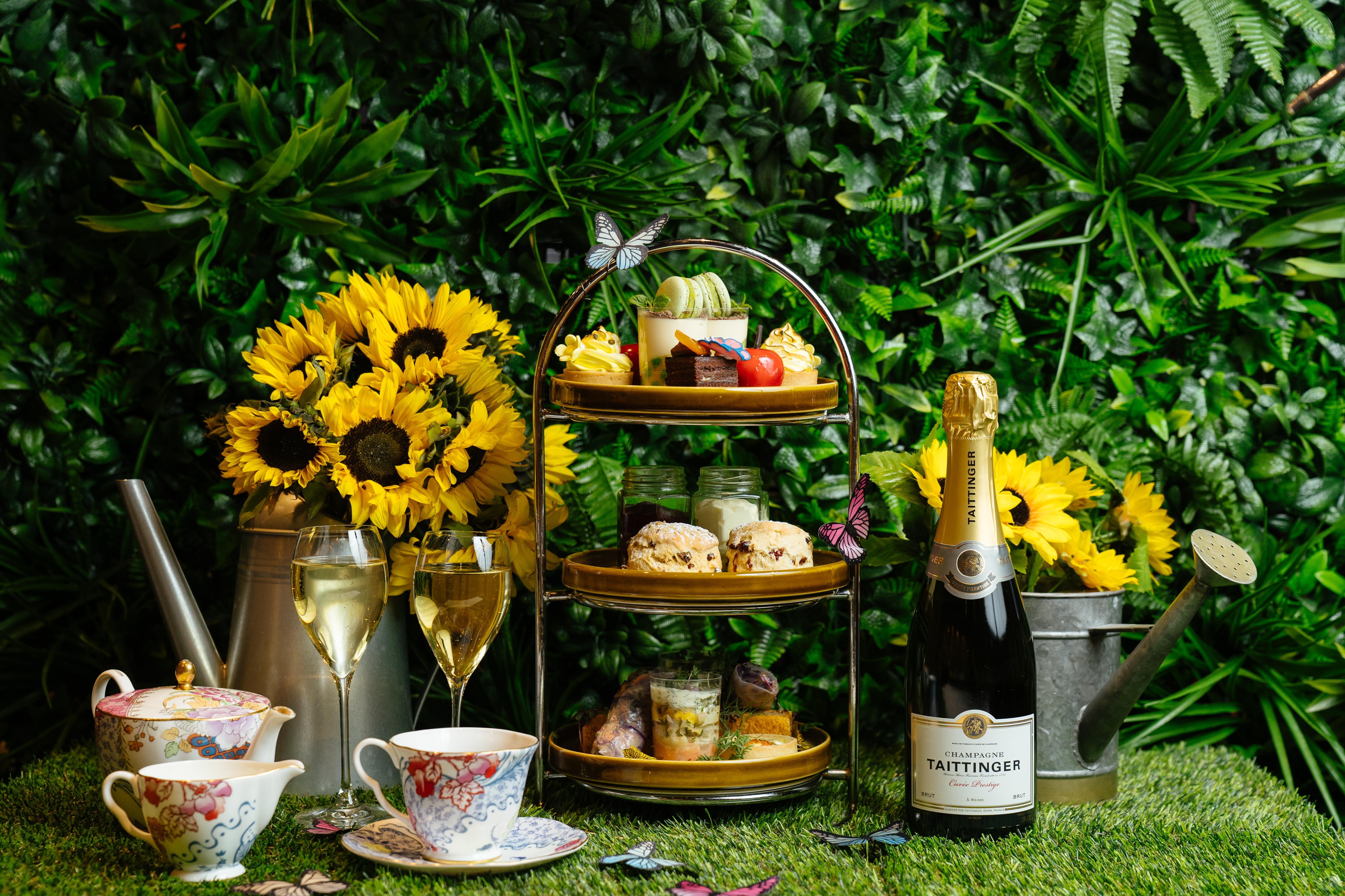 Pan Pacific Perth Ξενοδοχείο Εξωτερικό φωτογραφία Afternoon tea at The Ivy, St John's Wood