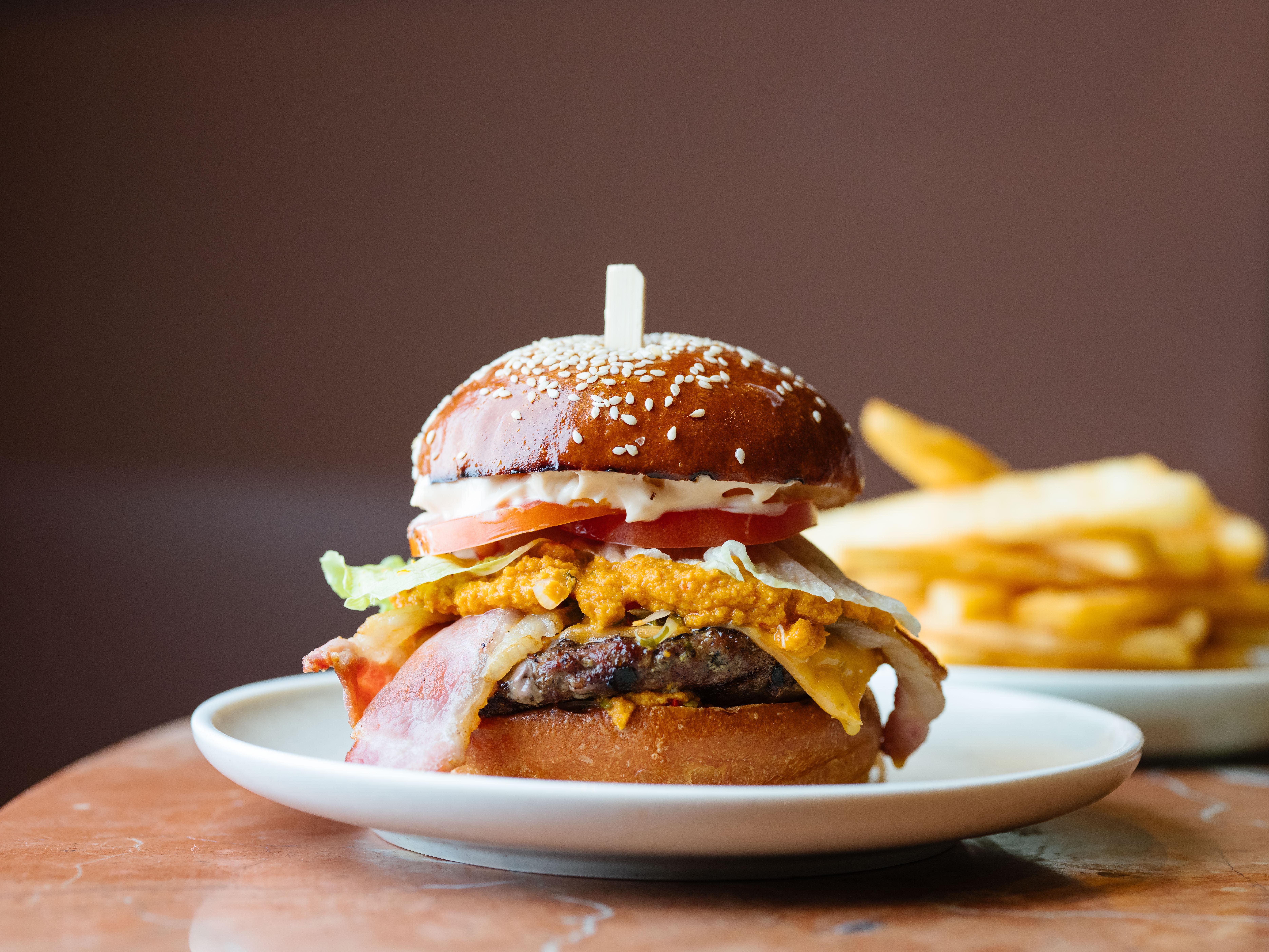 Pan Pacific Perth Ξενοδοχείο Εξωτερικό φωτογραφία A burger with fries