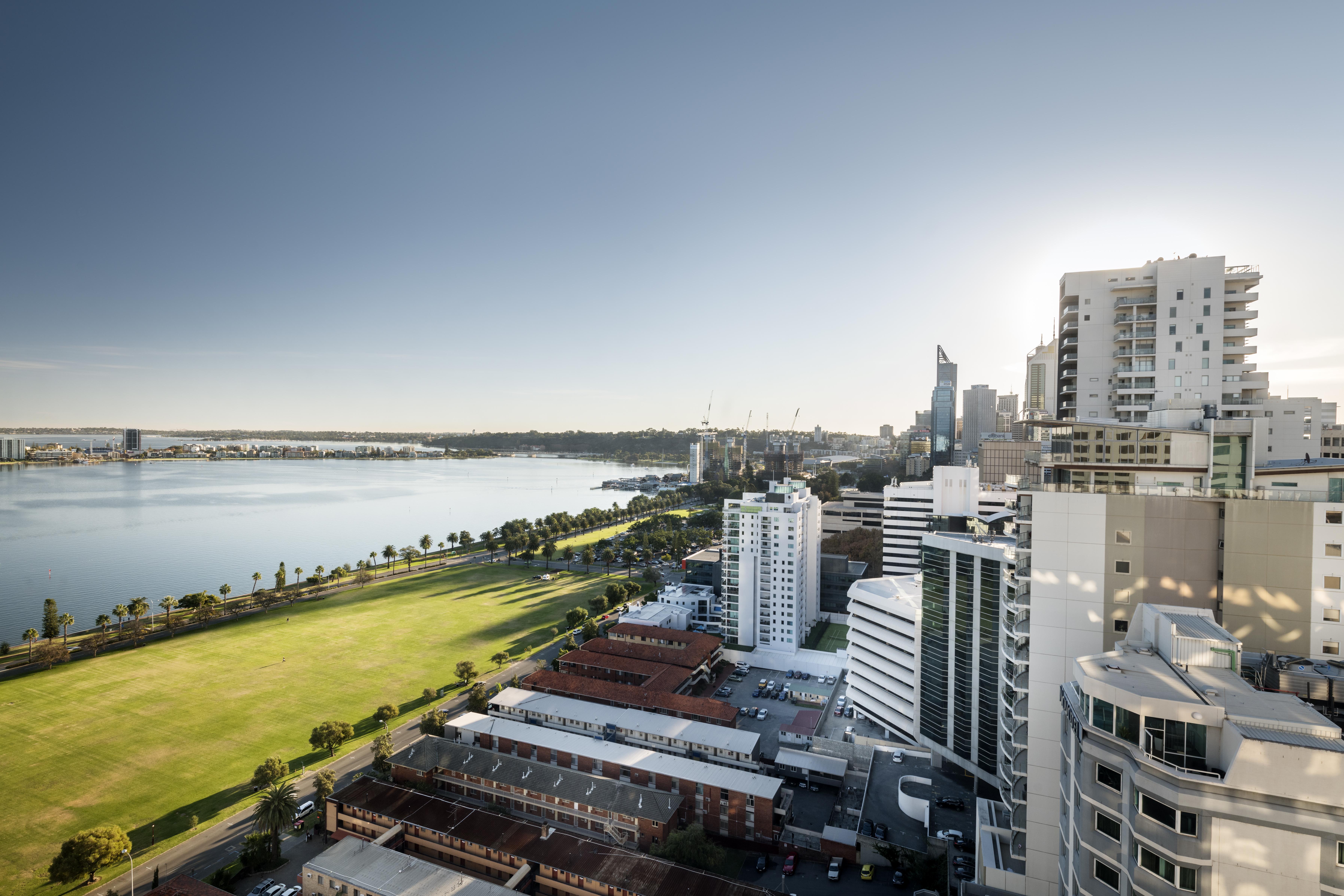 Pan Pacific Perth Ξενοδοχείο Εξωτερικό φωτογραφία View of the Perth skyline from the Crown Perth complex