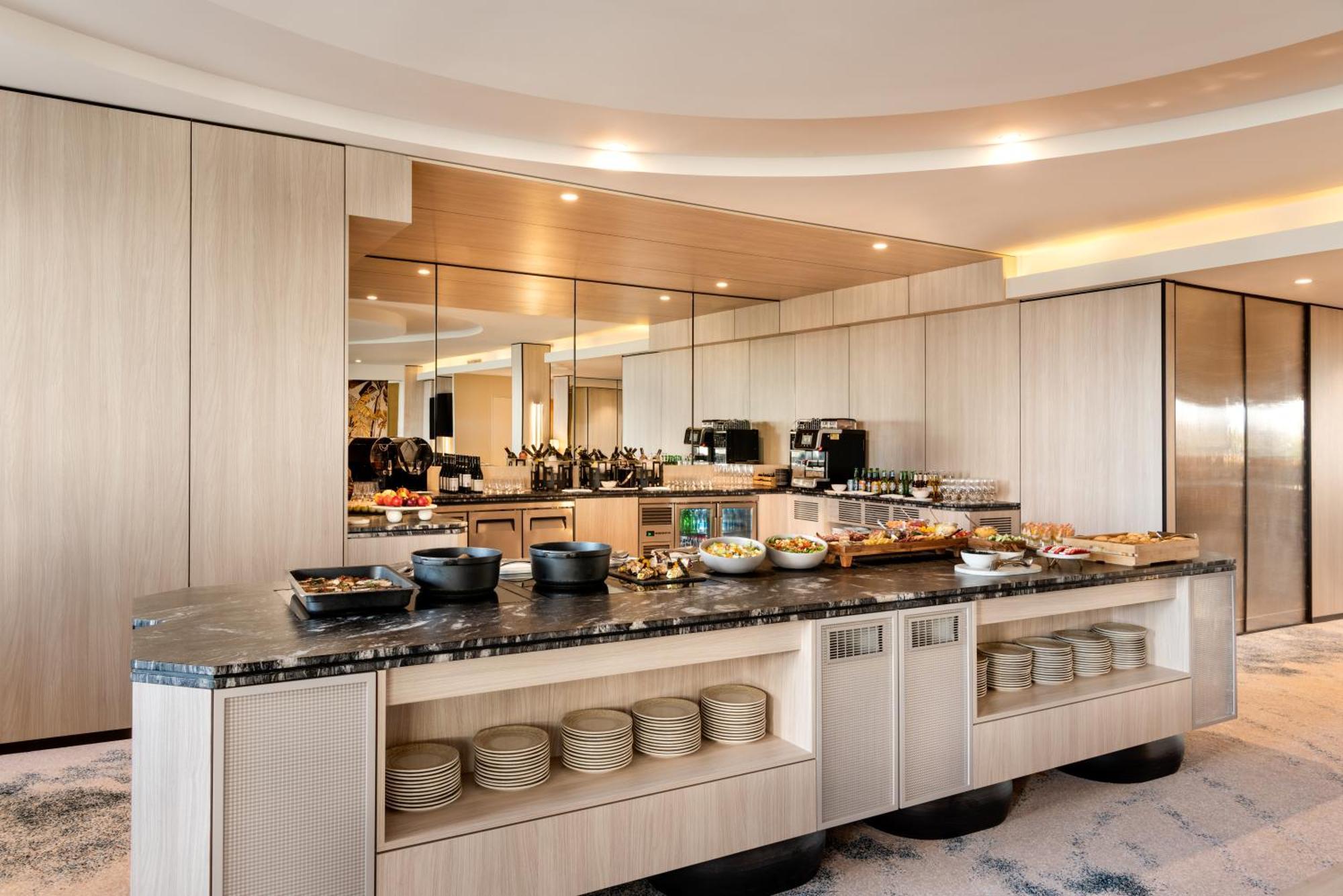 Pan Pacific Perth Ξενοδοχείο Εξωτερικό φωτογραφία The Club lounge at Cape Town International Airport